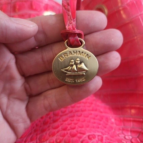 Brahmin hot pink croc bucket purse - Picture 2 of 11